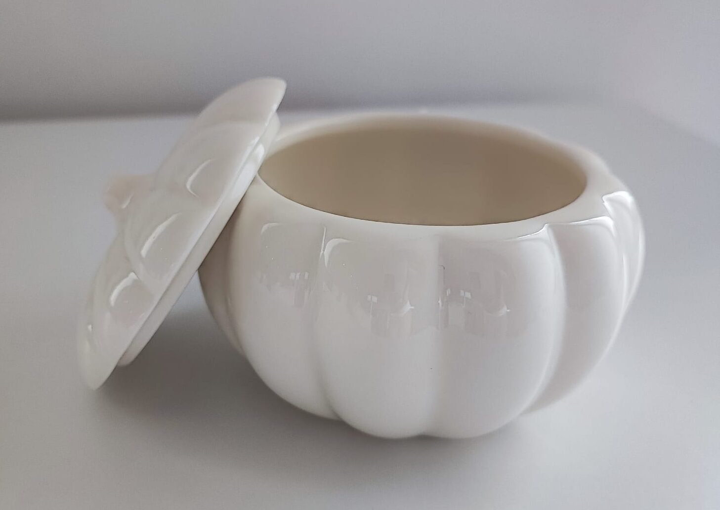 Recipiente forma de calabaza blanca - Imagen 3